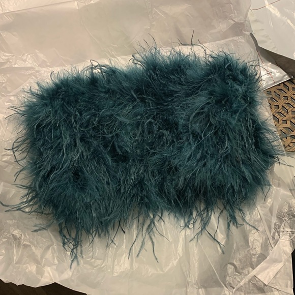 Club L London Tops - Brand new real feather crop top! Crop top Neuf en vrai plum !